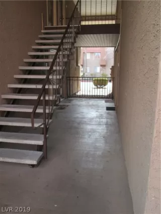 Photo #4: 2077145 Listing