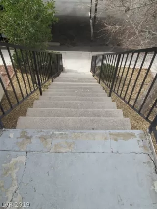 Photo #3: 2077155 Listing