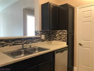 Photo #2: 2077162 Listing