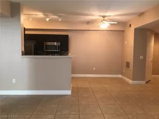 Photo #4: 2077162 Listing