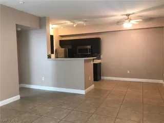 Photo #5: 2077162 Listing