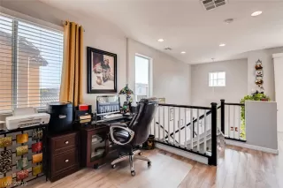 Photo #3: 2077205 Listing