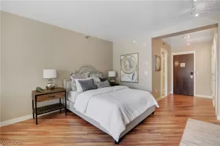 Photo #4: 2077215 Listing 