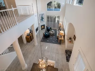 Photo #2: 2077233 Listing