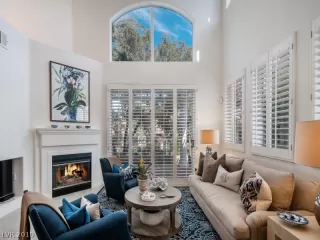 Photo #3: 2077233 Listing