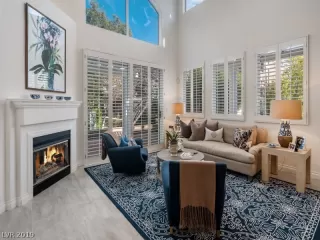 Photo #5: 2077233 Listing