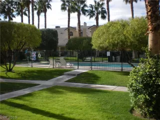 Photo #4: 2077236 Listing 
