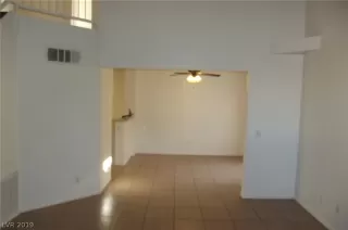 Photo #5: 2077249 Listing