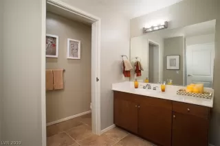 Photo #5: 2077314 Listing