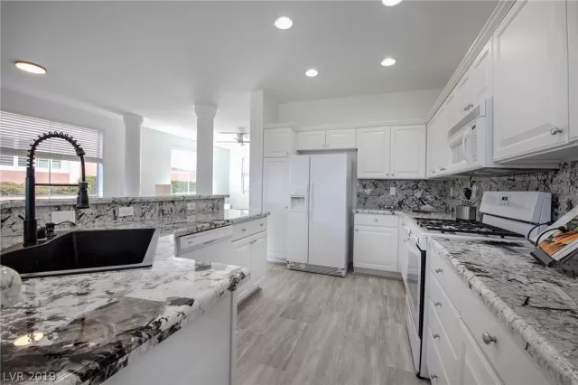 MLS: 2077397 Condo For Sale