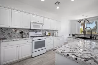 Photo #1: 2077397 Listing