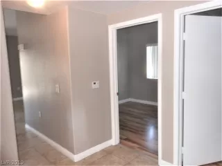 Photo #4: 2077416 Listing