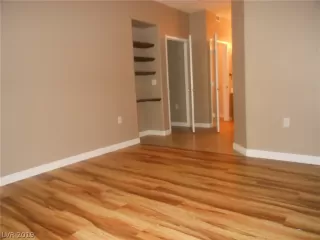 Photo #6: 2077416 Listing