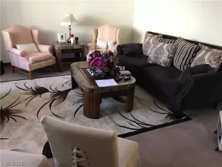 Photo #4: 2077426 Listing 