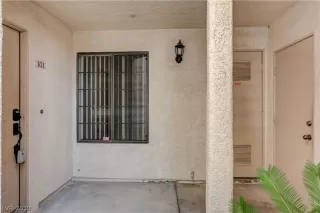 Photo #3: 2077436 Listing