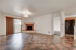 Photo #4: 2077436 Listing