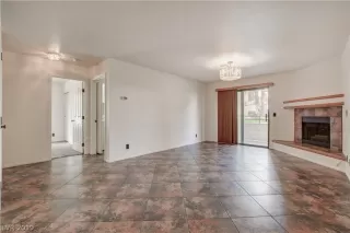 Photo #5: 2077436 Listing