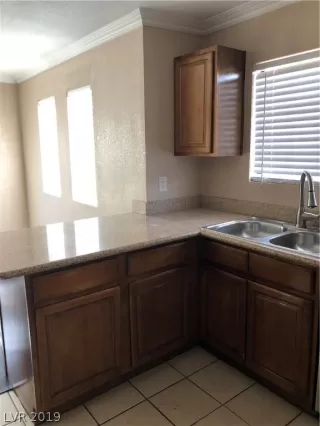 Photo #4: 2077493 Listing