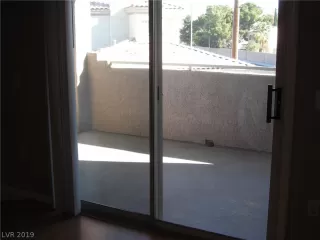 Photo #3: 2077608 Listing