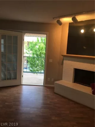 Photo #6: 2077626 Listing