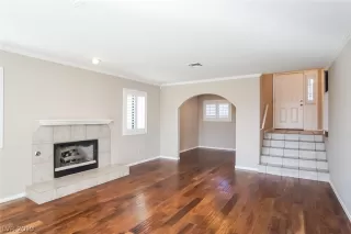 Photo #2: 2077673 Listing