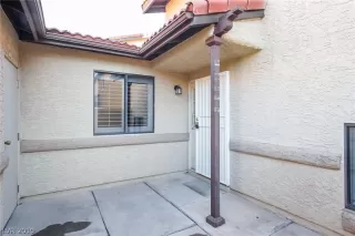 Photo #4: 2077673 Listing