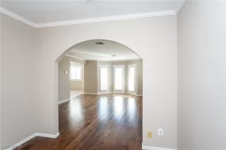 Photo #5: 2077673 Listing