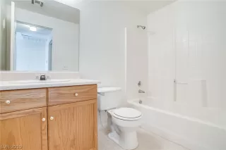 Photo #3: 2077677 Listing 