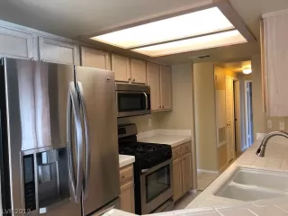 Photo #6: 2077718 Listing 