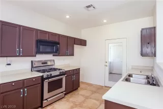 Photo #5: 2077754 Listing 