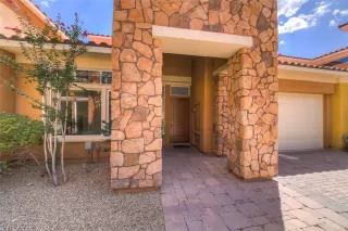 Photo #2: 2077760 Listing