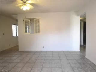 Photo #3: 2077795 Listing 