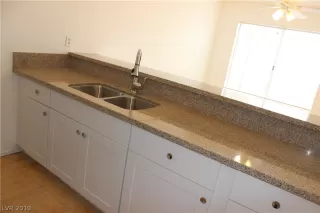 Photo #2: 2077820 Listing