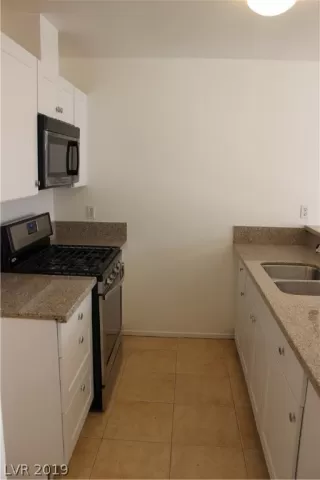 Photo #3: 2077820 Listing