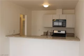 Photo #4: 2077820 Listing