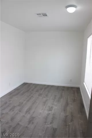 Photo #5: 2077820 Listing