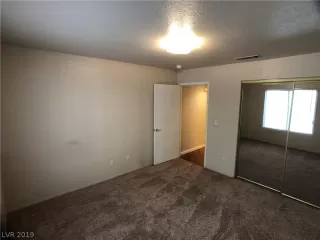 Photo #3: 2077833 Listing