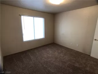 Photo #4: 2077833 Listing