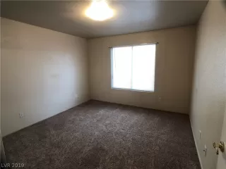 Photo #5: 2077833 Listing