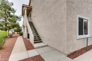 Photo #3: 2077868 Listing