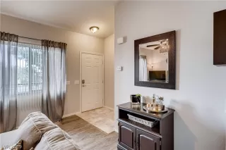 Photo #4: 2077868 Listing