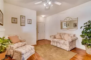 Photo #5: 2077870 Listing