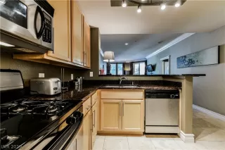 Photo #4: 2077894 Listing