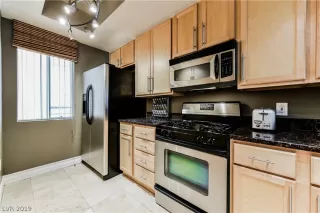 Photo #6: 2077894 Listing
