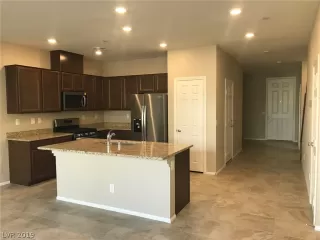 Photo #2: 2077924 Listing 