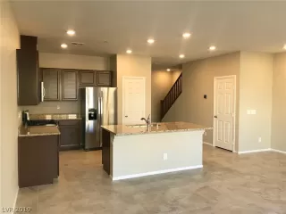 Photo #3: 2077924 Listing 