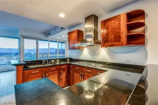 Photo #5: 2077979 Listing