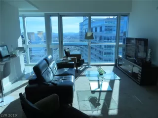 Photo #4: 2078056 Listing 