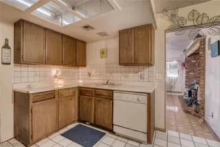 Photo #5: 2078065 Listing 