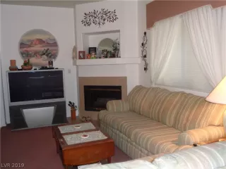 Photo #5: 2078071 Listing